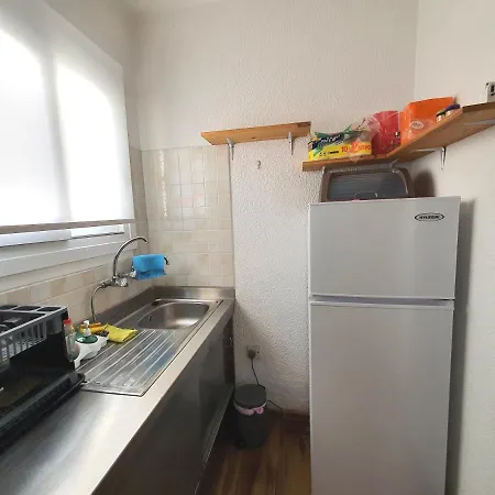 Poseidon 51 - Beachfront Two Bedroom Apartamento