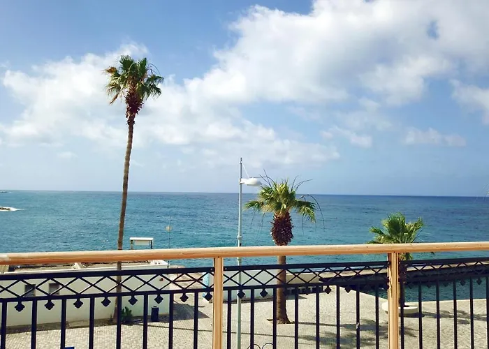 Poseidon 51 - Beachfront Two Bedroom *