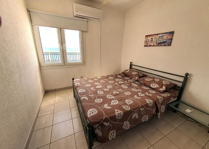 Apartamento Poseidon 51 - Beachfront Two Bedroom *