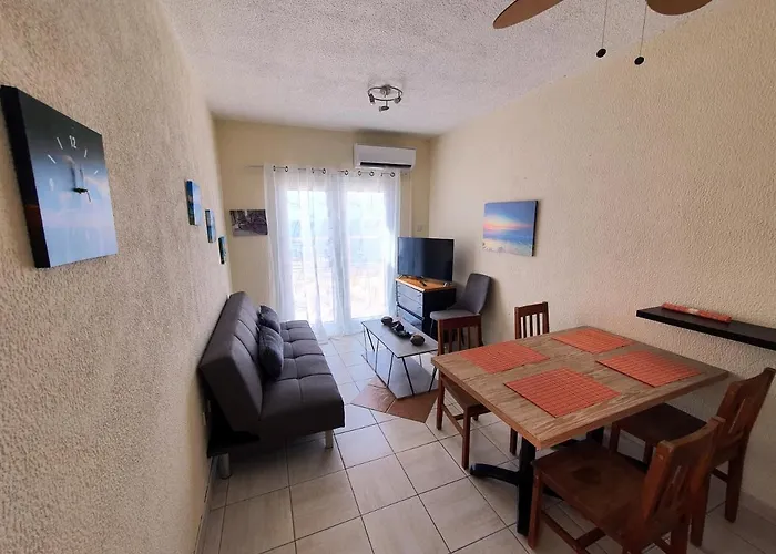 Appartement Poseidon 51 - Beachfront Two Bedroom