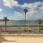 Poseidon 51 - Beachfront Two Bedroom 파포스