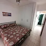 Poseidon 51 - Beachfront Two Bedroom Διαμέρισμα